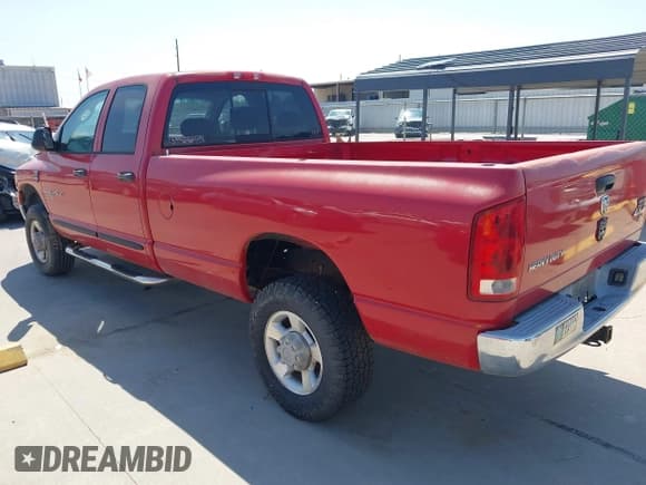 ✅ 2005 Dodge 2500 SLT • VIN: 3D7KS28C95G863529 • Lot: 43176003. Wystawiony na IAAI z przebiegiem 230 830 mil. Bezpłatny archiwum sprzedaży aukcyjnych z USA i szczegółowy raport historii pojazdu na DreamBid. Zdjęcie 3.