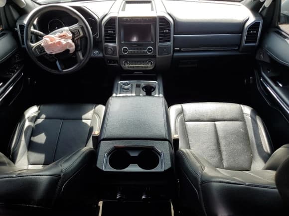 ✅ 2020 Ford Expedition XLT • VIN: 1FMJU1JT2LEA90410 • Lot: 60546655. Listed on Copart with 86,899 mi. Free auction sales archive from the USA and detailed vehicle history report at DreamBid. Image 8.