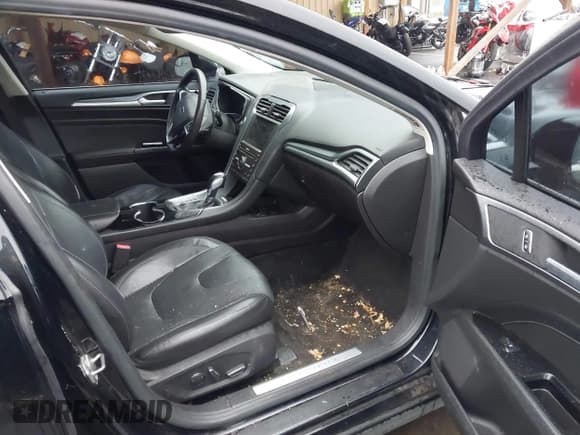 ✅ 2016 Ford Fusion Titanium • VIN: 3FA6P0K91GR135375 • Lot: 43865065. Listed on IAAI with 174,589 mi. Free auction sales archive from the USA and detailed vehicle history report at DreamBid. Image 5.