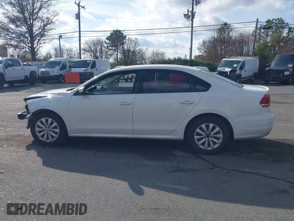 ✅ 2013 Volkswagen Passat S • VIN: 1VWAH7A33DC107558 • Лот: 43786495. Опубликован ранее на IAAI с пробегом 118 225 миль. Бесплатный доступ к архиву аукционных продаж из США и подробный отчёт об истории автомобиля на DreamBid. Изображение 14.