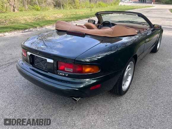 ✅ 1998 Aston Martin DB7 • VIN: SCFAA4125WK201982 • Lot: 59665744. Wystawiony na Copart z przebiegiem 42 653 mil. Bezpłatny archiwum sprzedaży aukcyjnych z USA i szczegółowy raport historii pojazdu na DreamBid. Zdjęcie 4.