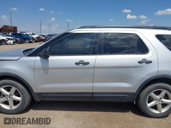 ✅ 2018 Ford Explorer • VIN: 1FM5K7B83JGB99710 • Lot: 42787264. Wystawiony na IAAI z przebiegiem 119 765 mil. Bezpłatny archiwum sprzedaży aukcyjnych z USA i szczegółowy raport historii pojazdu na DreamBid. Zdjęcie 15.