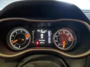 ✅ 2017 Jeep Cherokee Altitude • VIN: 1C4PJLAB5HW669757 • Lot: 87021195. Wystawiony na Copart z przebiegiem 81 511 mil. Bezpłatny archiwum sprzedaży aukcyjnych z USA i szczegółowy raport historii pojazdu na DreamBid. Zdjęcie 9.