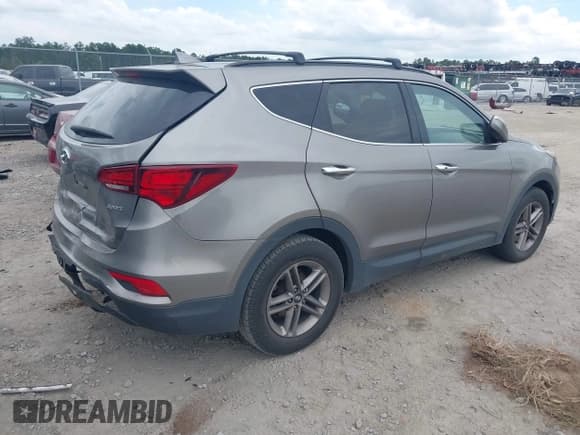 ✅ 2018 Hyundai Santa Fe 2.4L • VIN: 5NMZU3LB4JH103370 • Лот: 43300617. Опубликован ранее на IAAI с пробегом 139 580 миль. Бесплатный доступ к архиву аукционных продаж из США и подробный отчёт об истории автомобиля на DreamBid. Изображение 4.