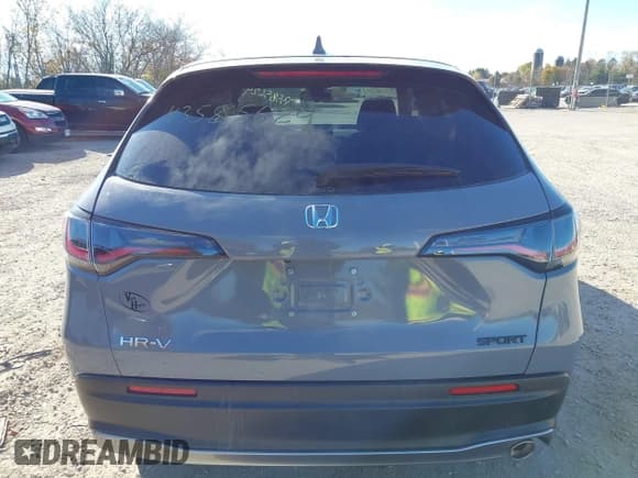 ✅ 2024 Honda HR-V Sport • VIN: 3CZRZ2H54RM703467 • Lot: 43585629. Listed on IAAI with 8,712 mi. Free auction sales archive from the USA and detailed vehicle history report at DreamBid. Image 16.