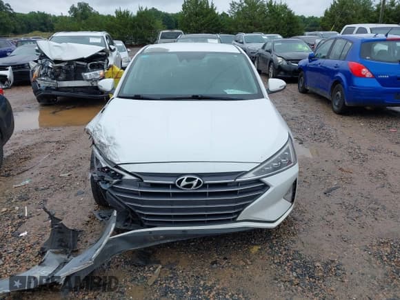 ✅ 2020 Hyundai Elantra SEL • VIN: 5NPD84LF7LH500729 • Lot: 42931384. Listed on IAAI with 136,057 mi. Free auction sales archive from the USA and detailed vehicle history report at DreamBid. Image 12.