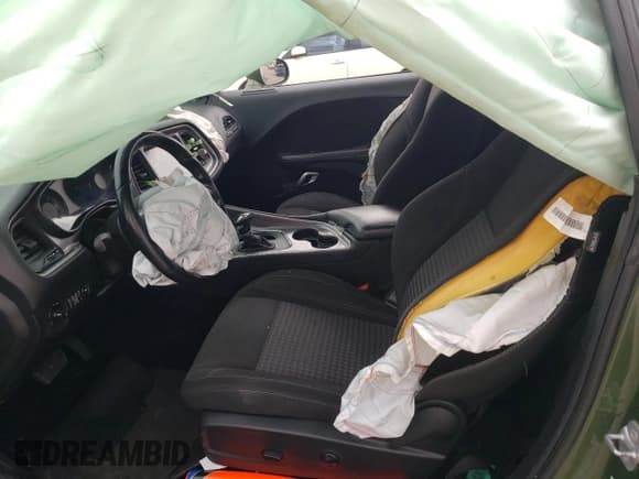 ✅ 2020 Dodge Challenger SXT • VIN: 2C3CDZAGXLH105926 • Lot: 43857483. Wystawiony na Copart z przebiegiem 45 593 mil. Bezpłatny archiwum sprzedaży aukcyjnych z USA i szczegółowy raport historii pojazdu na DreamBid. Zdjęcie 7.