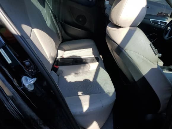 ✅ 2013 Hyundai Veloster w/Gray Int • VIN: KMHTC6AD3DU107580 • Lot: 77827544. Wystawiony na Copart z przebiegiem 176 893 mil. Bezpłatny archiwum sprzedaży aukcyjnych z USA i szczegółowy raport historii pojazdu na DreamBid. Zdjęcie 10.