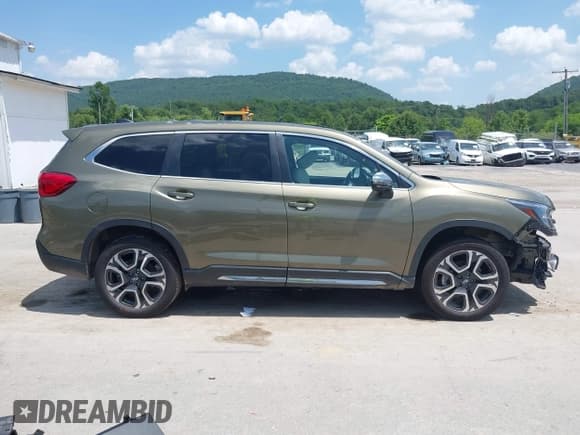 ✅ 2023 Subaru Ascent Limited • VIN: 4S4WMAUD2P3448567 • Lot: 42581625. Listed on IAAI with 29,483 mi. Free auction sales archive from the USA and detailed vehicle history report at DreamBid. Image 14.