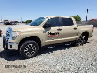 ✅ 2017 Toyota Tundra SR5 • VIN: 5TFEY5F12HX228807 • Лот: 58017625. Опубликован ранее на Copart с пробегом 111 789 миль. Бесплатный доступ к архиву аукционных продаж из США и подробный отчёт об истории автомобиля на DreamBid. Изображение 1.