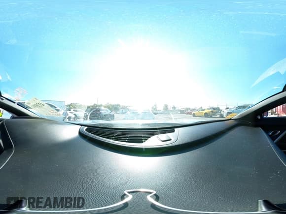 ✅ 2018 Chevrolet Camaro 1SS • VIN: 1G1FF1R75J0105979 • Lot: 43351013. Wystawiony na IAAI z przebiegiem 32 213 mil. Bezpłatny archiwum sprzedaży aukcyjnych z USA i szczegółowy raport historii pojazdu na DreamBid. Zdjęcie 19.