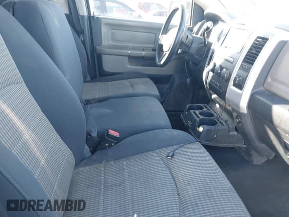 ✅ 2010 Dodge 1500 SLT • VIN: 1D7RB1GT0AS132520 • Lot: 41370359. Wystawiony na IAAI z przebiegiem 225 381 mil. Bezpłatny archiwum sprzedaży aukcyjnych z USA i szczegółowy raport historii pojazdu na DreamBid. Zdjęcie 5.