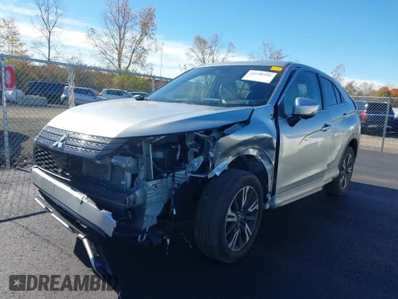 ✅ 2024 Mitsubishi Eclipse Cross SE • VIN: JA4ATWAA4RZ022625 • Лот: 43540341. Опубликован ранее на IAAI с пробегом 28 549 миль. Бесплатный доступ к архиву аукционных продаж из США и подробный отчёт об истории автомобиля на DreamBid. Изображение 2.