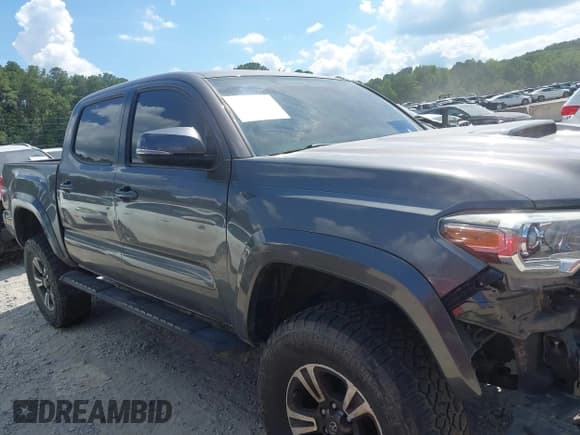 ✅ 2017 Toyota Tacoma SR5 • VIN: 5TFCZ5AN6HX082555 • Lot: 42716118. Listed on IAAI with 100,116 mi. Free auction sales archive from the USA and detailed vehicle history report at DreamBid. Image 13.
