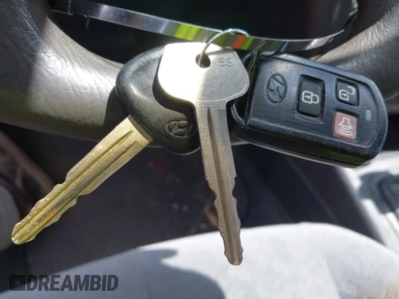 ✅ 2005 Hyundai Elantra GLS • VIN: KMHDN46D55U057830 • Lot: 42165243. Wystawiony na IAAI z przebiegiem 93 690 mil. Bezpłatny archiwum sprzedaży aukcyjnych z USA i szczegółowy raport historii pojazdu na DreamBid. Zdjęcie 11.