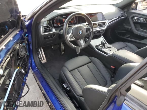 ✅ 2022 BMW 2 Series M240i xDrive • VIN: 3MW53CM01N8C60748 • Lot: 38973824. Wystawiony na Copart z przebiegiem 33 447 mil. Bezpłatny archiwum sprzedaży aukcyjnych z USA i szczegółowy raport historii pojazdu na DreamBid. Zdjęcie 8.