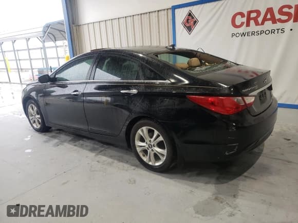 ✅ 2013 Hyundai Sonata SE • VIN: 5NPEC4AC1DH607692 • Lot: 67731525. Listed on Copart with 227,855 mi. Free auction sales archive from the USA and detailed vehicle history report at DreamBid. Image 2.