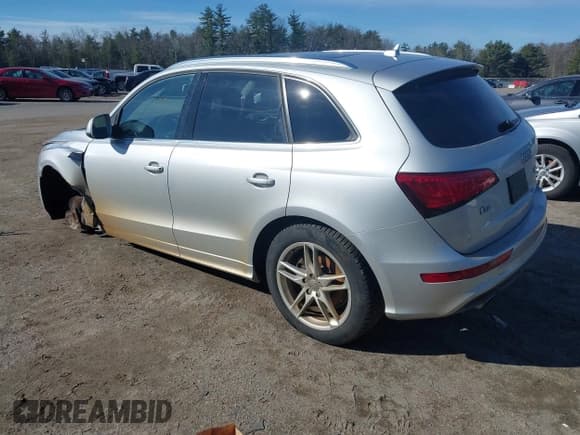 ✅ 2013 Audi Q5 Premium Plus • VIN: WA1DGAFP8DA067978 • Lot: 41886813. Wystawiony na IAAI z przebiegiem 224 482 mil. Bezpłatny archiwum sprzedaży aukcyjnych z USA i szczegółowy raport historii pojazdu na DreamBid. Zdjęcie 3.