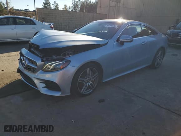 ✅ 2018 Mercedes-Benz E 400 • VIN: WDD1J6FB6JF044344 • Lot: 90789975. Wystawiony na Copart z przebiegiem Nie podano. Bezpłatny archiwum sprzedaży aukcyjnych z USA i szczegółowy raport historii pojazdu na DreamBid. Zdjęcie 1.