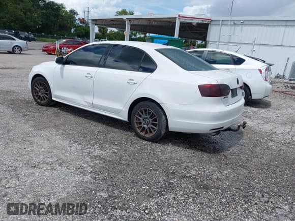 ✅ 2014 Volkswagen Jetta SE • VIN: 3VWD07AJ0EM368116 • Lot: 43112229. Listed on IAAI with 189,134 mi. Free auction sales archive from the USA and detailed vehicle history report at DreamBid. Image 3.