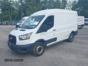 ✅ 2021 Ford Transit Cargo • VIN: 1FTYE1C83MKA79007 • Lot: 42823323. Wystawiony na IAAI z przebiegiem 124 898 mil. Bezpłatny archiwum sprzedaży aukcyjnych z USA i szczegółowy raport historii pojazdu na DreamBid. Zdjęcie 17.