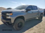 ✅ 2020 Chevrolet Silverado 1500 Custom Trail Boss • VIN: 1GCPYCEF2LZ183259 • Lot: 68073434. Wystawiony na Copart z przebiegiem 54 947 mil. Bezpłatny archiwum sprzedaży aukcyjnych z USA i szczegółowy raport historii pojazdu na DreamBid. Zdjęcie 1.