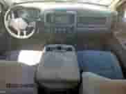 2019 Ram 1500 Tradesman z VIN 1C6RR7ST9KS672201, wystawiony jako Copart lot #82155275 z przebiegiem 136 786 mil mil oraz Szkoda całkowita • Salvage title. Historia ofert i sprzedaży dostępna na DreamBid. Obrazek 8.