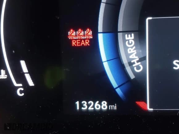 ✅ 2023 Lexus RX 500h F Sport Performance • VIN: 2T2BCMEA4PC007246 • Lot: 41915012. Wystawiony na IAAI z przebiegiem 13 268 mil. Bezpłatny archiwum sprzedaży aukcyjnych z USA i szczegółowy raport historii pojazdu na DreamBid. Zdjęcie 15.