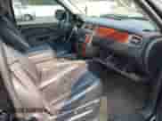 2014 Chevrolet Suburban LT z VIN 1GNSKJE72ER100836, wystawiony jako IAAI lot #42378709 z przebiegiem 365 946 mil mil oraz . Historia ofert i sprzedaży dostępna na DreamBid. Obrazek 5.