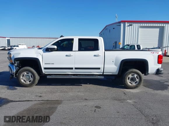 ✅ 2015 Chevrolet Silverado 2500HD LT • VIN: 1GC1KVE84FF567876 • Lot: 41898166. Listed on IAAI with 110,280 mi. Free auction sales archive from the USA and detailed vehicle history report at DreamBid. Image 14.
