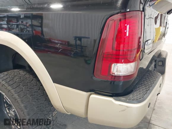 ✅ 2014 Ram 2500 Longhorn • VIN: 3C6UR5GL2EG155454 • Lot: 42384681. Wystawiony na IAAI z przebiegiem 91 112 mil. Bezpłatny archiwum sprzedaży aukcyjnych z USA i szczegółowy raport historii pojazdu na DreamBid. Zdjęcie 17.