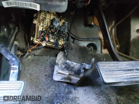 ✅ 2001 Chevrolet Suburban LS • VIN: 3GNFK16T11G237712 • Лот: 42439831. Опубликован ранее на IAAI с пробегом 218 226 миль. Бесплатный доступ к архиву аукционных продаж из США и подробный отчёт об истории автомобиля на DreamBid. Изображение 13.