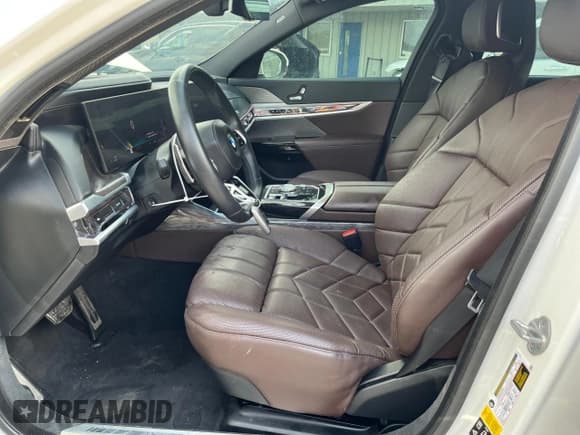 ✅ 2023 BMW 7 Series 760i xDrive • VIN: WBA33EJ06PCL49704 • Лот: 76090314. Опубликован ранее на Copart с пробегом 27 123 миль. Бесплатный доступ к архиву аукционных продаж из США и подробный отчёт об истории автомобиля на DreamBid. Изображение 7.