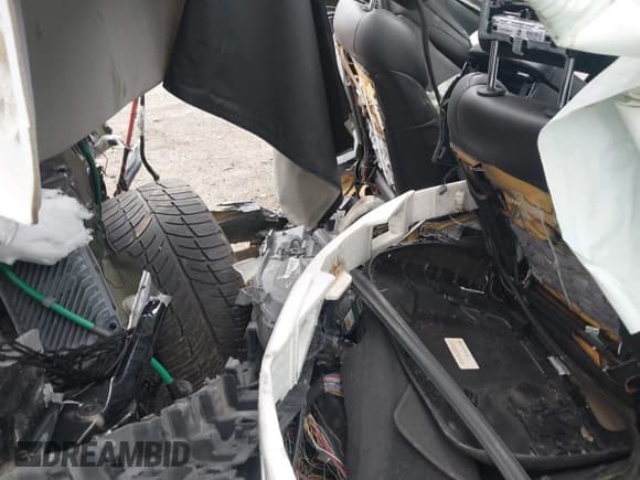 ✅ 2014 Cadillac CTS Luxury AWD • VIN: 1G6AX5SX3E0153814 • Lot: 42892928. Wystawiony na IAAI z przebiegiem Nie podano. Bezpłatny archiwum sprzedaży aukcyjnych z USA i szczegółowy raport historii pojazdu na DreamBid. Zdjęcie 8.