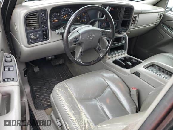 ✅ 2006 Chevrolet Silverado 1500 LT2 • VIN: 1GCEK19B16Z175582 • Лот: 54576735. Опубликован ранее на Copart с пробегом 282 876 миль. Бесплатный доступ к архиву аукционных продаж из США и подробный отчёт об истории автомобиля на DreamBid. Изображение 8.
