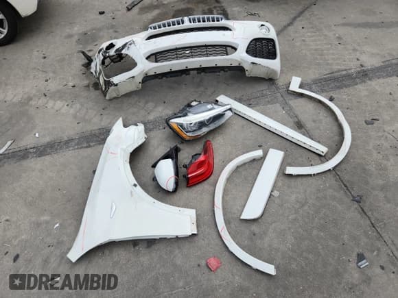 ✅ 2016 BMW X4 xDrive35i • VIN: 5UXXW5C54G0N91900 • Lot: 80206645. Listed on Copart with 120,561 mi. Free auction sales archive from the USA and detailed vehicle history report at DreamBid. Image 13.