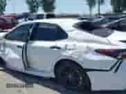 2022 Toyota Camry SE z VIN 4T1T11AK9NU047717, wystawiony jako IAAI lot #42316618 z przebiegiem 86 410 mil mil oraz . Historia ofert i sprzedaży dostępna na DreamBid. Obrazek 17.