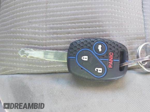 ✅ 2015 Honda Pilot EX • VIN: 5FNYF4H47FB013421 • Lot: 43473436. Wystawiony na IAAI z przebiegiem 141 475 mil. Bezpłatny archiwum sprzedaży aukcyjnych z USA i szczegółowy raport historii pojazdu na DreamBid. Zdjęcie 11.