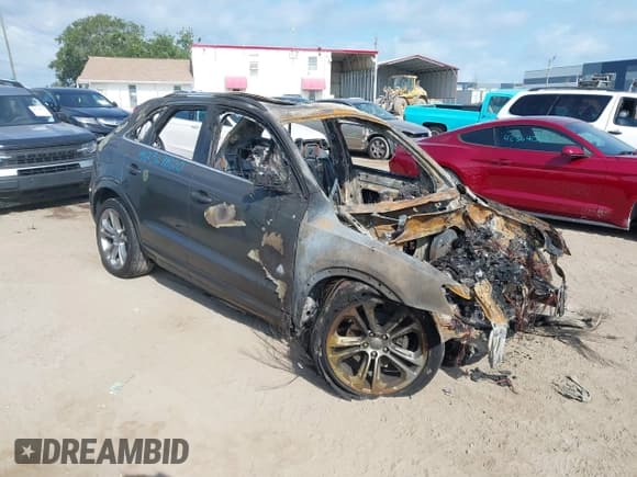 ✅ 2018 Audi Q3 Premium Plus • VIN: WA1HCCFSXJR033163 • Лот: 42367820. Опубликован ранее на IAAI с пробегом Не указан. Бесплатный доступ к архиву аукционных продаж из США и подробный отчёт об истории автомобиля на DreamBid. Изображение 1.