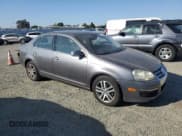✅ 2005 Volkswagen Jetta 2.5L • VIN: 3VWSF71K85M638658 • Lot: 81636555. Wystawiony na Copart z przebiegiem 103 366 mil. Bezpłatny archiwum sprzedaży aukcyjnych z USA i szczegółowy raport historii pojazdu na DreamBid. Zdjęcie 4.
