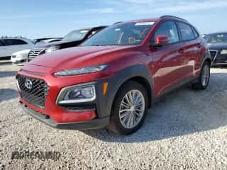 2020 Hyundai Kona SEL z VIN KM8K22AA5LU397235, wystawiony jako Copart lot #68986702 z przebiegiem 22 597 mil mil oraz . Historia ofert i sprzedaży dostępna na DreamBid. Obrazek 1.