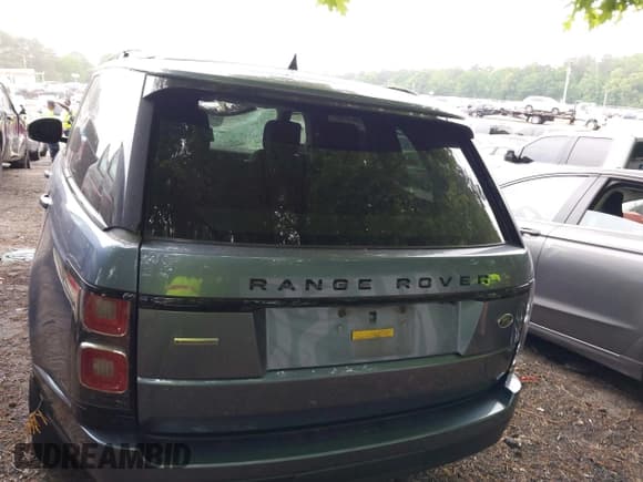 ✅ 2019 Land Rover Range Rover • VIN: SALGS2RE5KA516721 • Лот: 42081181. Опубликован ранее на IAAI с пробегом 120 147 миль. Бесплатный доступ к архиву аукционных продаж из США и подробный отчёт об истории автомобиля на DreamBid. Изображение 16.