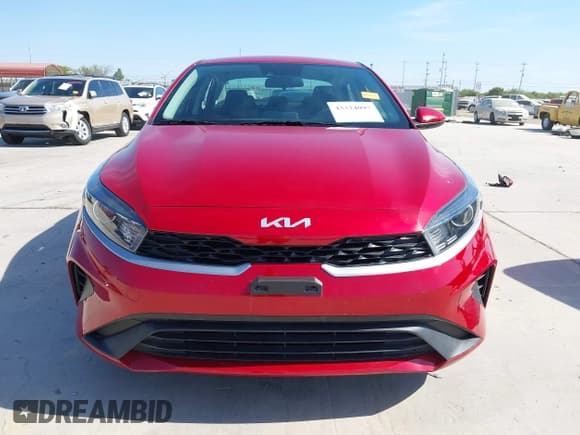 ✅ 2024 Kia Forte LXS • VIN: 3KPF24AD9RE768884 • Lot: 43324097. Wystawiony na IAAI z przebiegiem 15 257 mil. Bezpłatny archiwum sprzedaży aukcyjnych z USA i szczegółowy raport historii pojazdu na DreamBid. Zdjęcie 13.