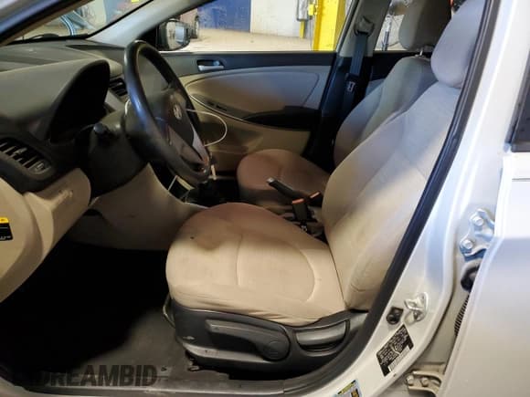 ✅ 2015 Hyundai Accent GLS • VIN: KMHCT4AE6FU848533 • Лот: 75695384. Опубликован ранее на Copart с пробегом 213 275 миль. Бесплатный доступ к архиву аукционных продаж из США и подробный отчёт об истории автомобиля на DreamBid. Изображение 7.