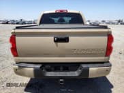 ✅ 2017 Toyota Tundra SR5 • VIN: 5TFEY5F12HX228807 • Lot: 58017625. Wystawiony na Copart z przebiegiem 111 789 mil. Bezpłatny archiwum sprzedaży aukcyjnych z USA i szczegółowy raport historii pojazdu na DreamBid. Zdjęcie 6.