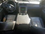 ✅ 2010 Chevrolet Suburban LS • VIN: 1GNUCHE05AR199633 • Lot: 82591025. Listed on Copart with 300,472 mi. Free auction sales archive from the USA and detailed vehicle history report at DreamBid. Image 8.