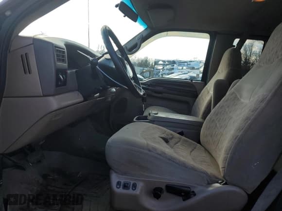 ✅ 1999 Ford F-250 XL • VIN: 1FTNX20L2XEB42306 • Лот: 43522955. Опубликован ранее на Copart с пробегом 204 523 миль. Бесплатный доступ к архиву аукционных продаж из США и подробный отчёт об истории автомобиля на DreamBid. Изображение 7.