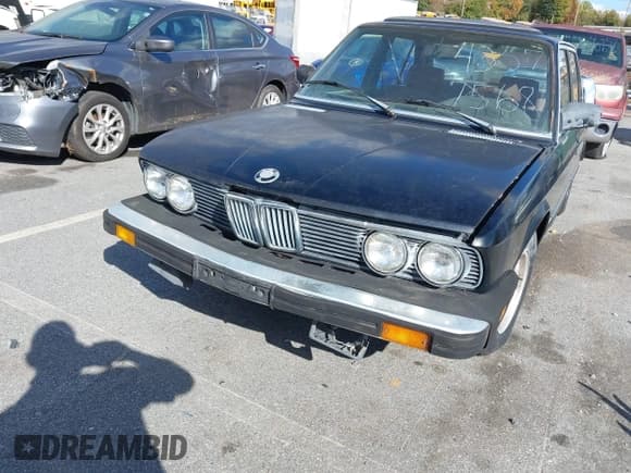 ✅ 1986 BMW 5 Series 528e • VIN: WBADK8308G9658089 • Lot: 43577568. Listed on IAAI with 221,132 mi. Free auction sales archive from the USA and detailed vehicle history report at DreamBid. Image 6.