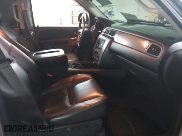 ✅ 2013 Chevrolet Silverado 1500 LTZ • VIN: 3GCPKTE76DG323969 • Lot: 42978385. Wystawiony na IAAI z przebiegiem 204 789 mil. Bezpłatny archiwum sprzedaży aukcyjnych z USA i szczegółowy raport historii pojazdu na DreamBid. Zdjęcie 5.