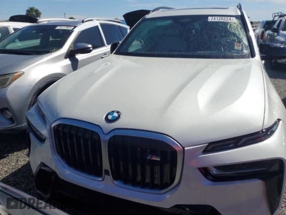 ✅ 2023 BMW X7 M60i • VIN: 5UX33EM07P9P54139 • Лот: 74120224. Опубликован ранее на Copart с пробегом Не указан. Бесплатный доступ к архиву аукционных продаж из США и подробный отчёт об истории автомобиля на DreamBid. Изображение 5.